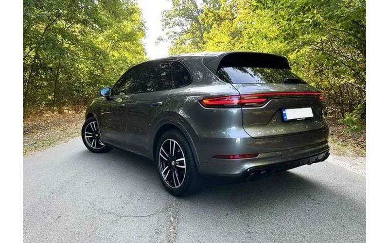 271 Porsche Cayenne серый внедорожник без водителя ZEZB