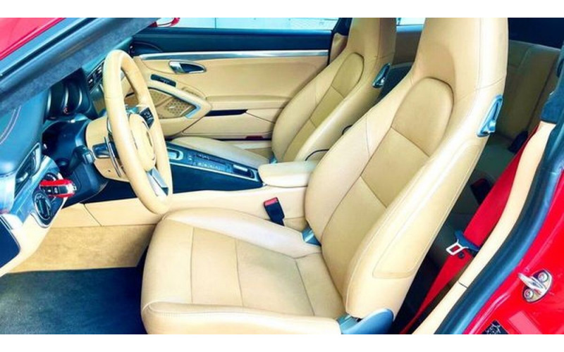 192 Porsche 911 Carrera 4S красный без водителя Ly4r