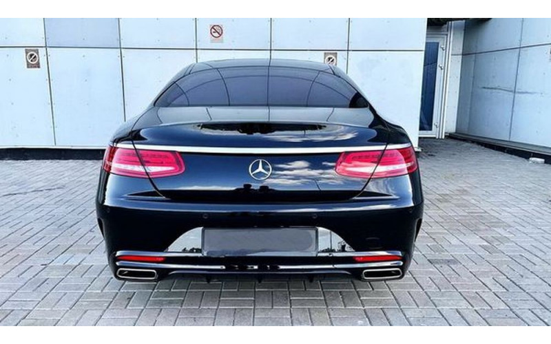 217 Спорткар Mercedes-Benz W217 S560 AMG Coupe черный с водителем 5Ma5