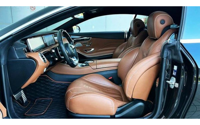 217 Спорткар Mercedes-Benz W217 S560 AMG Coupe черный без водителя nmyQ