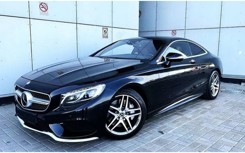 217 Спорткар Mercedes-Benz W217 S560 AMG Coupe черный без водителя nmyQ
