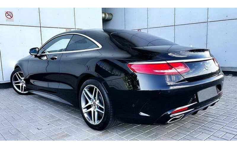 217 Спорткар Mercedes-Benz W217 S560 AMG Coupe черный без водителя nmyQ
