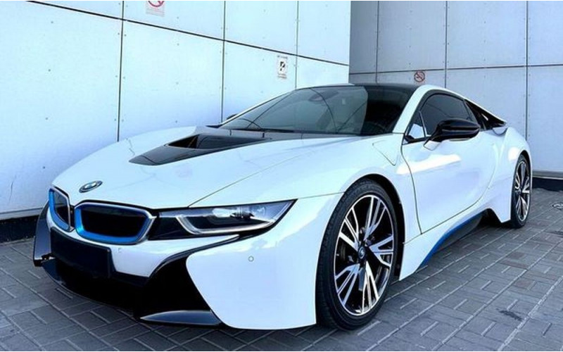 194 BMW I8 спорткар без водителя на фото съемки видео BDaV