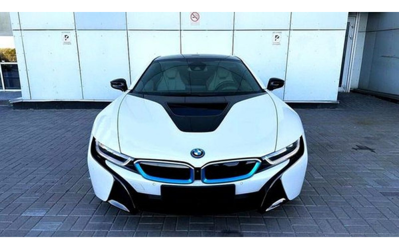 194 BMW I8 спорткар без водителя на фото съемки видео BDaV