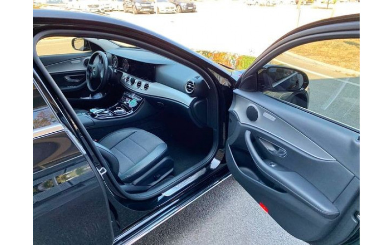 105 Mercedes W213 E класса черный на свадьбу VygO