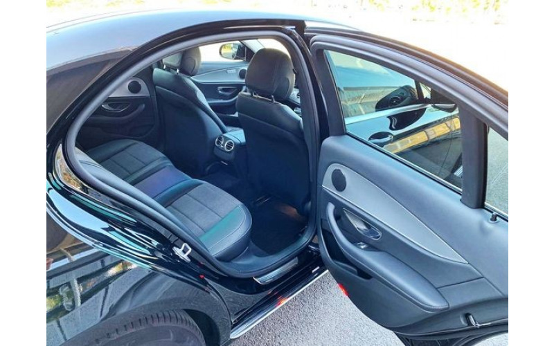105 Mercedes W213 E класса черный на свадьбу VygO