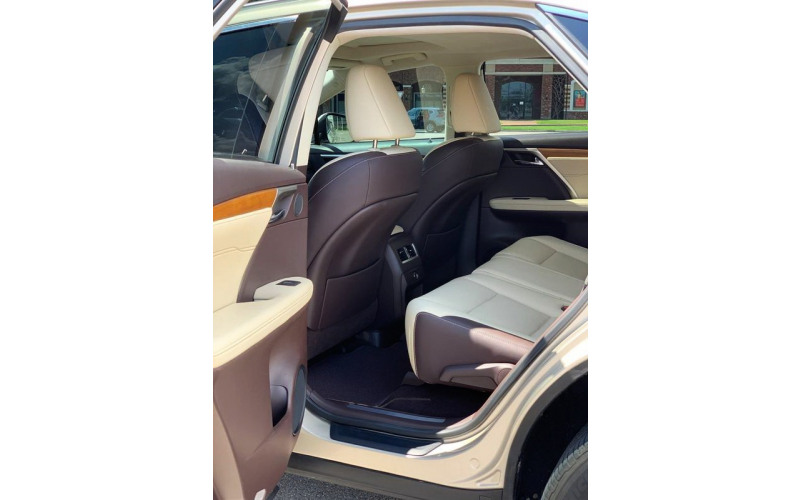 345 Внедорожник Lexus RX350 без водителя qZWe
