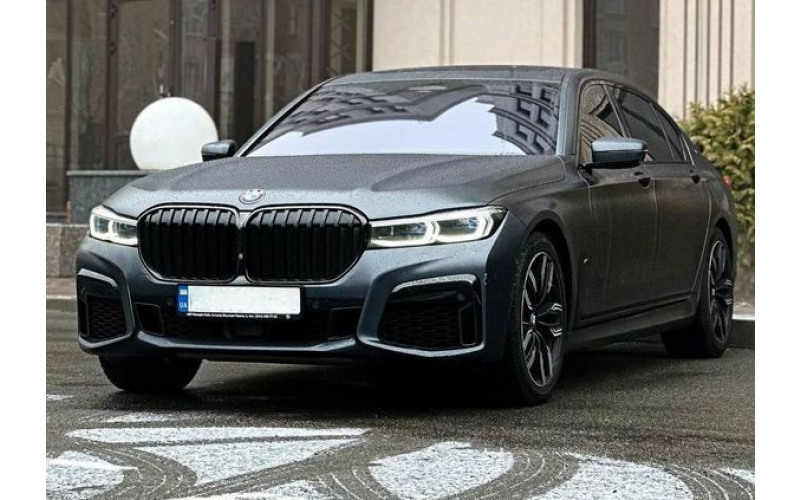 353 Авто BMW M760 LI без водителя qZOV