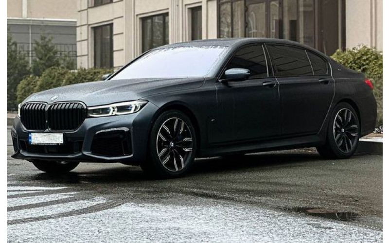 353 BMW M760 LI авто на свадьбу YJxn