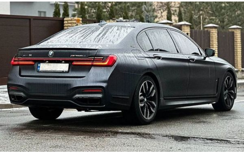 353 Авто BMW M760 LI без водителя qZOV