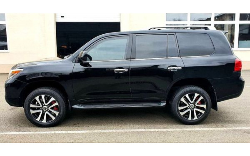 384 Бронированный джип Lexus LX 570 B6 черный с водителем 1NbQ