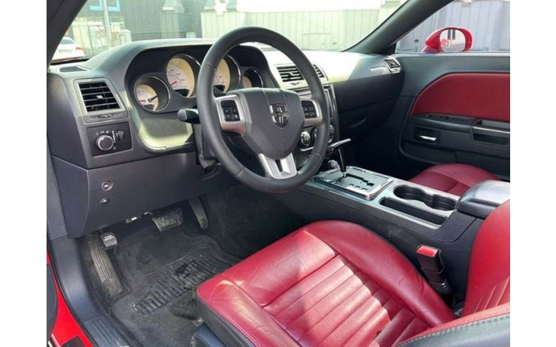399 Спорткара Dodge Challenger 3.6 л красный с водителем 5Mny