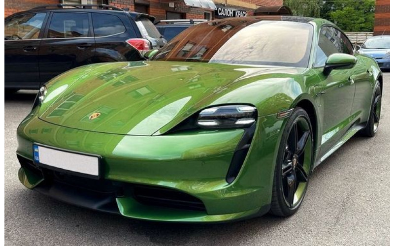 400 Porsche Taycan Turbo 671 hp AWD без водителя wvkK