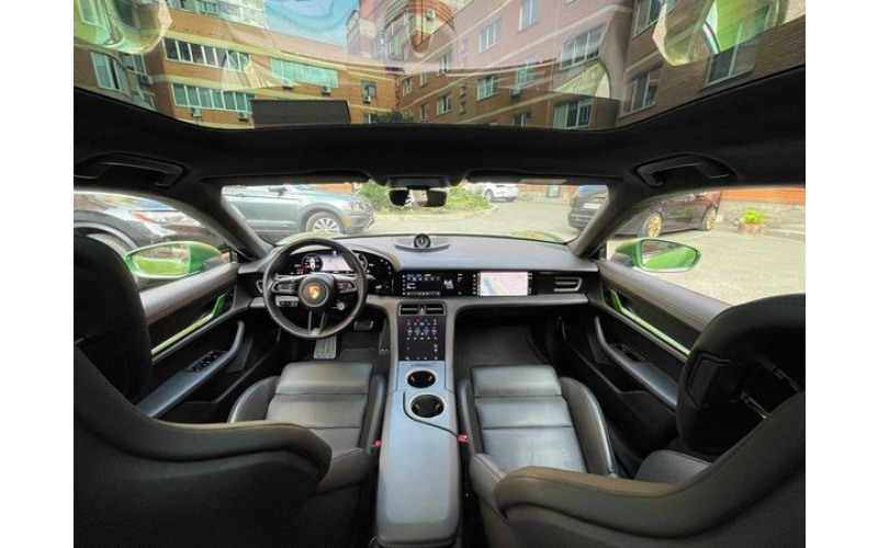 400 Porsche Taycan Turbo 671 hp AWD с водителем 6L5r