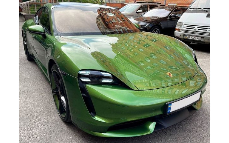 400 Porsche Taycan Turbo 671 hp AWD без водителя wvkK