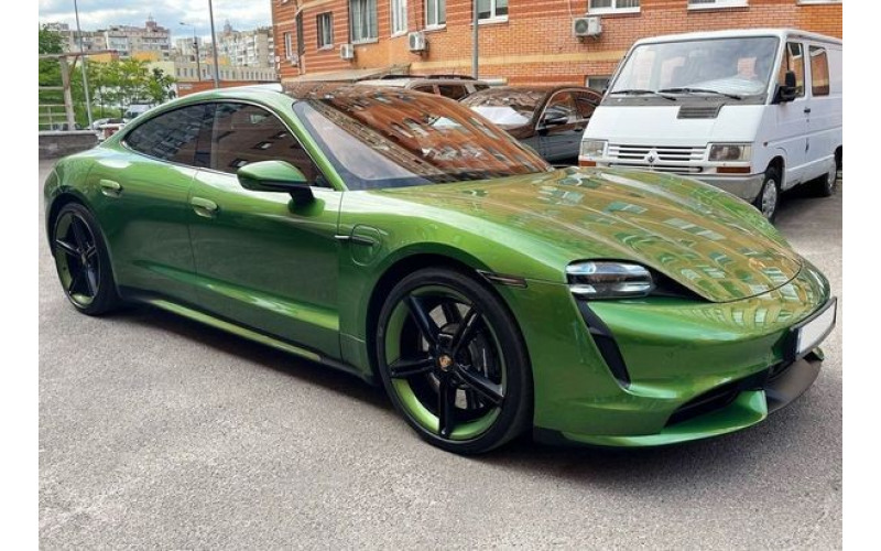 400 Porsche Taycan Turbo 671 hp AWD без водителя wvkK