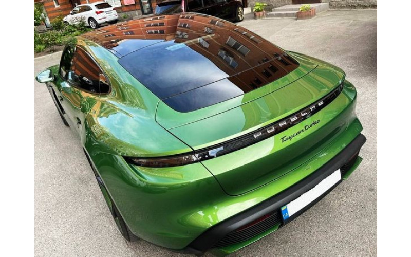 400 Porsche Taycan Turbo 671 hp AWD без водителя wvkK