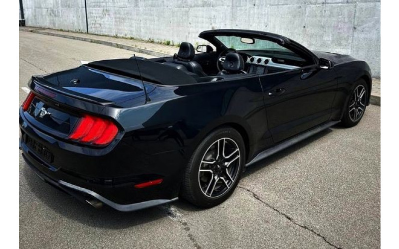 413 Кабриолет Ford Mustang GT черный 4xBq